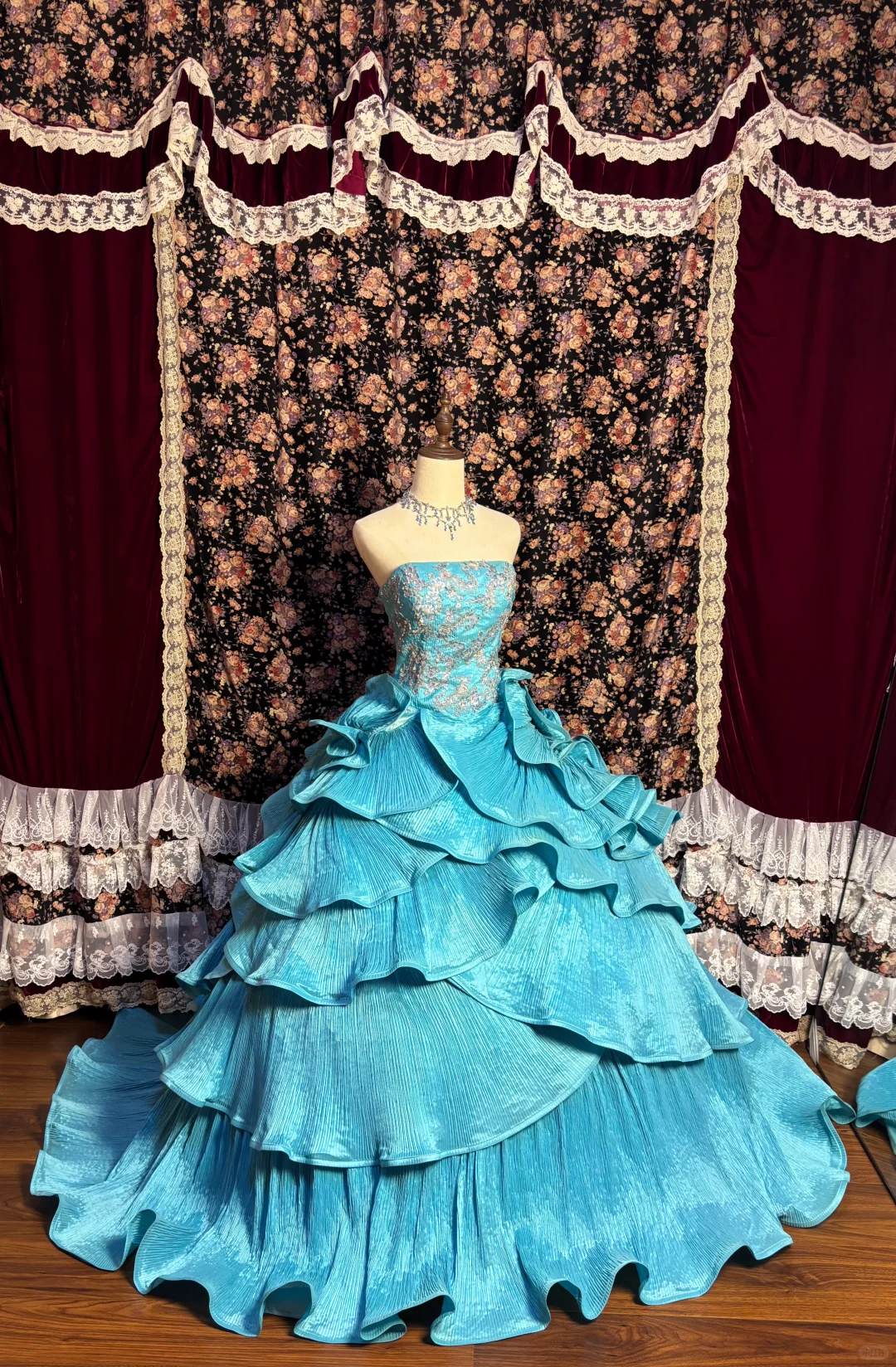 Vintage Unique Blue Ball Gown Strapless Beaded Layered Satin Prom Dress Sweet 16 Dress SH5774
