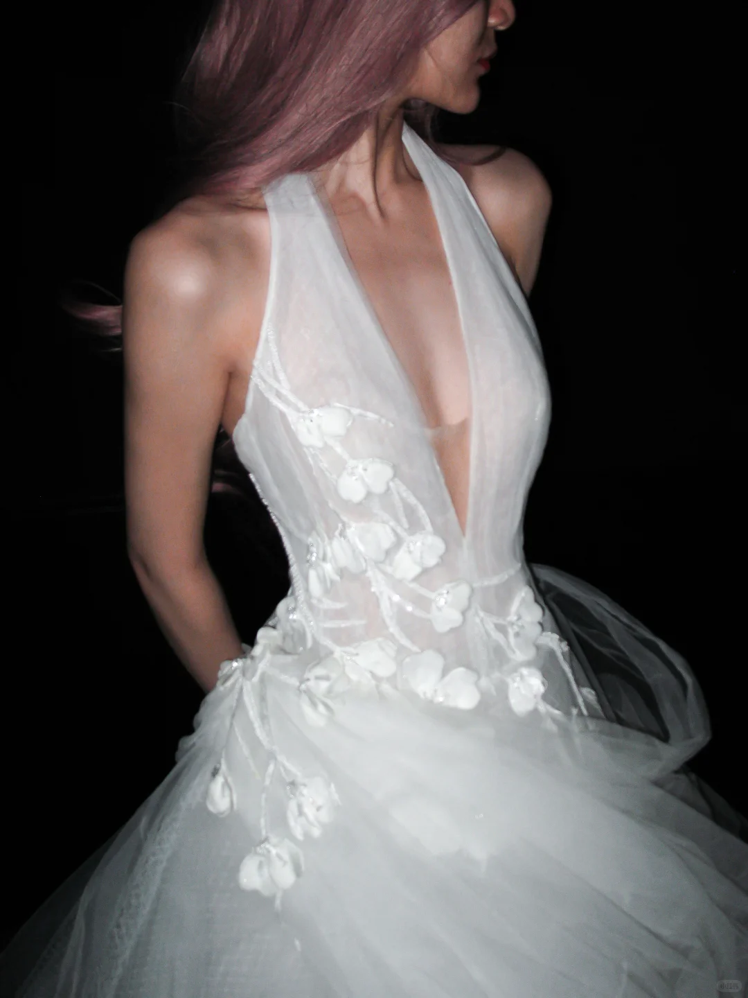 White Princess Ball Gown V Neck Appliques Tulle Wedding Dress SH5551