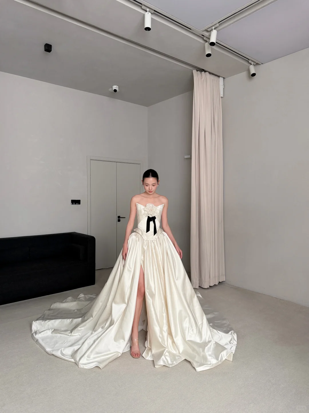 Classy Ball Gown Strapless Floral Ivory Satin Long Wedding Dress with Slit SH7709