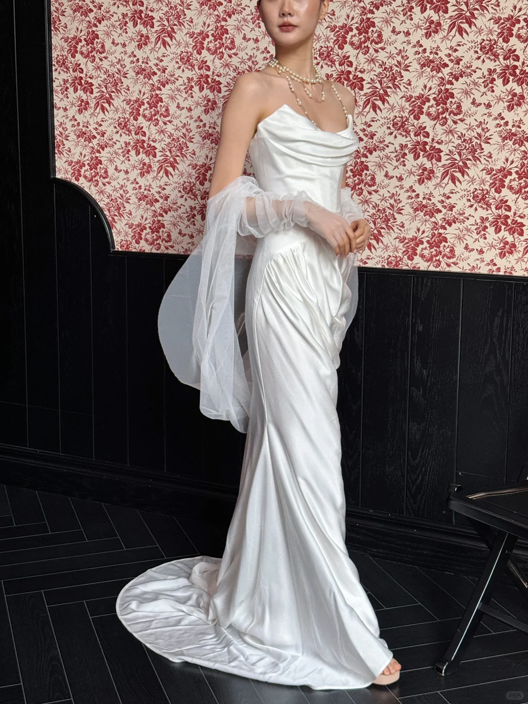 Elegant Simple Sheath Strapless White Pleated Satin Long Wedding Dress SH4755