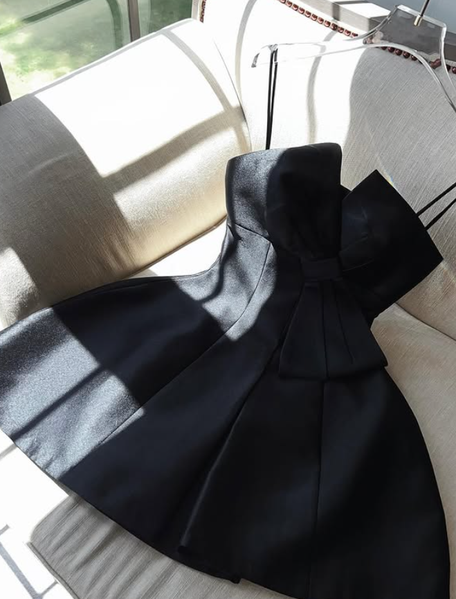 Sexy Black A Line Spaghetti Straps Bow Satin Short Homecoming Dress Outfits SH6223