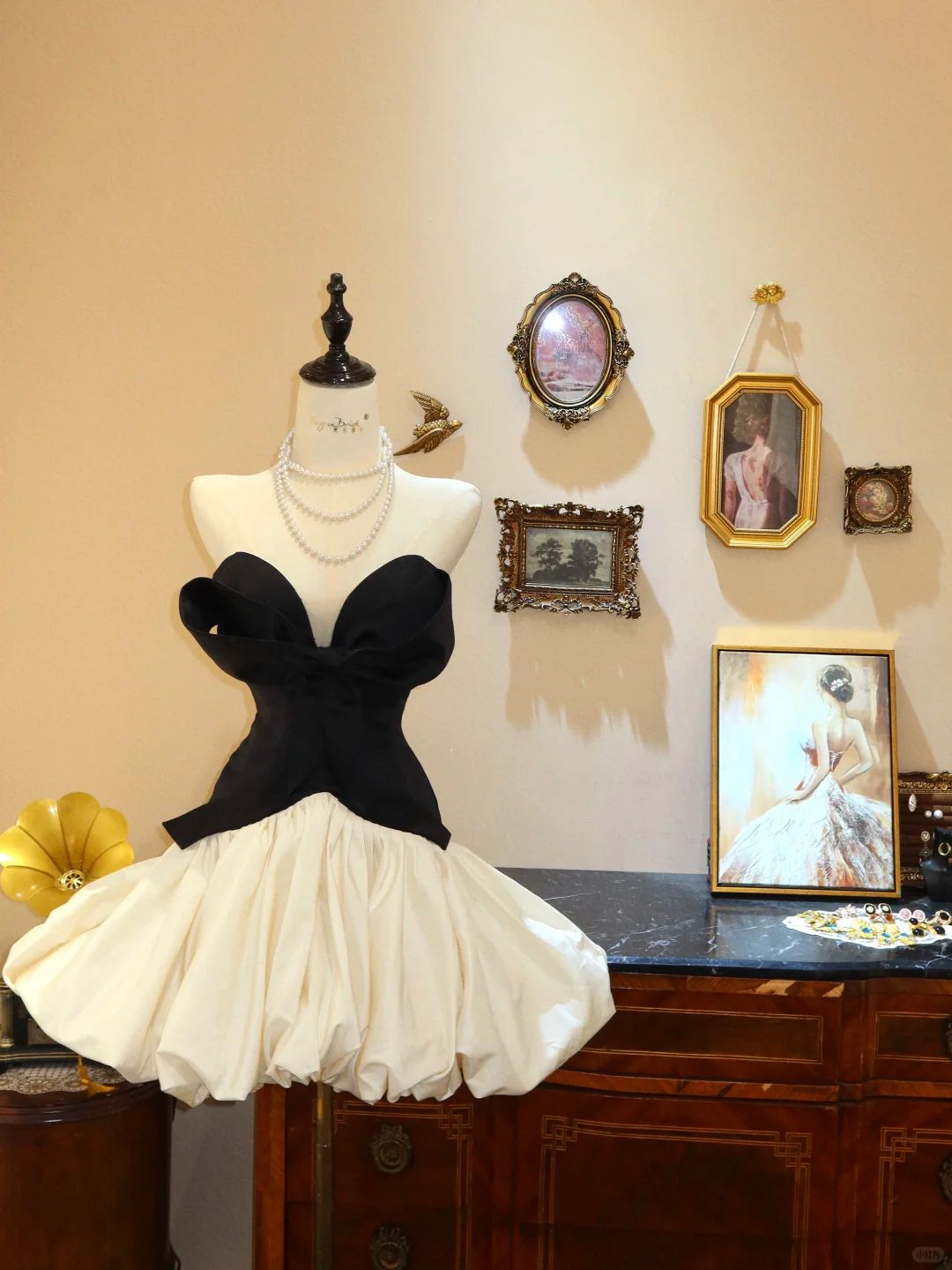 Unique Black-white Ball Gown Strapless Satin Long Prom Dress Evening Dress SH7410
