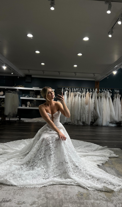 Pretty Ball Gown Sweetheart Neck White Lace Long Train Prom Dress Wedding Dress SH8400