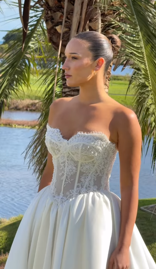 Sweety White Ball Gown Sweetheart Neck Pearl Lace Satin Long Wedding Dress SH4774