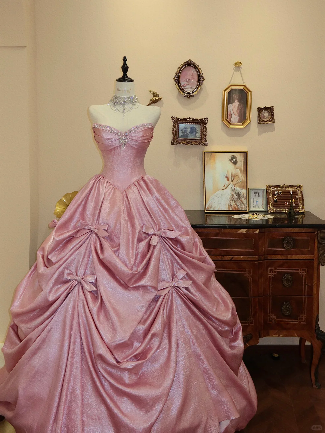Pink Ball Gown Sweetheart Neck Beaded Bow Pleated Satin Prom Dress Evening Dress SH7371