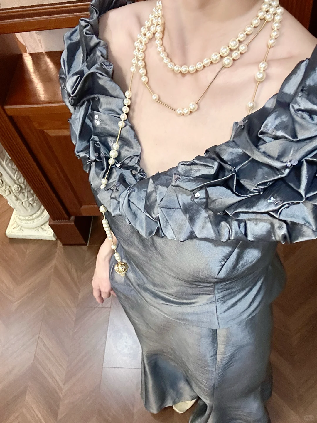 Vintage Unique Mermaid V Neck Grey Satin Long Prom Dress SH5172