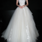 High-class Ball Gown Sweetheart Neck Appliques Lace Tulle Long Wedding Dress SH6612
