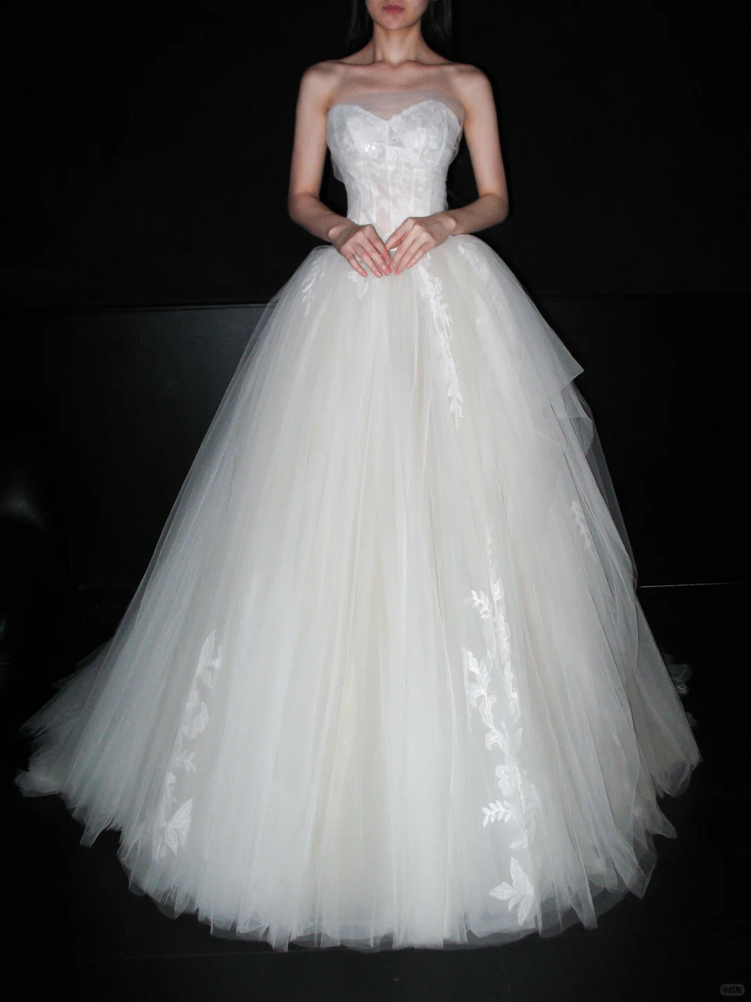 High-class Ball Gown Sweetheart Neck Appliques Lace Tulle Long Wedding Dress SH6612