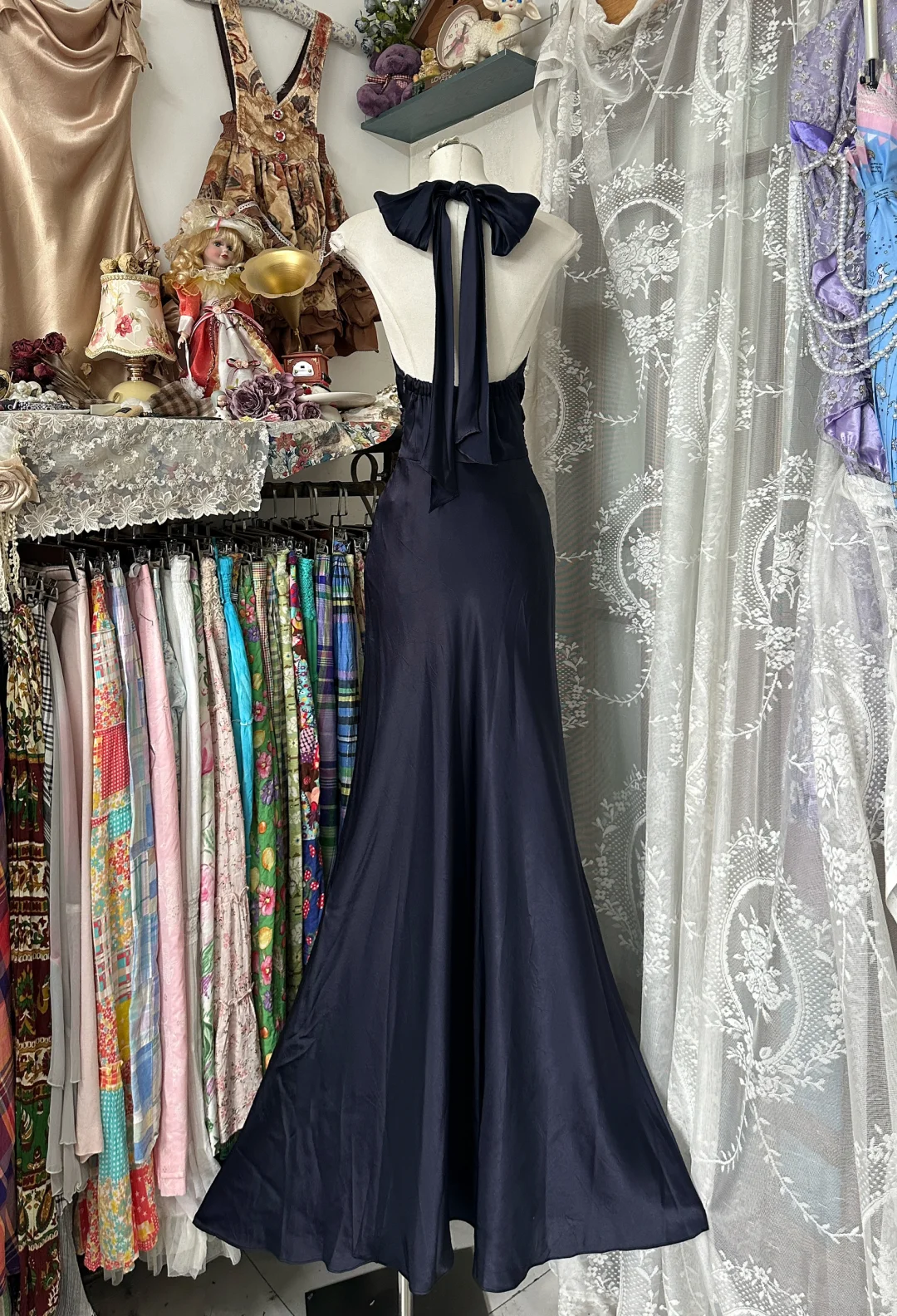 Sexy Black Vintage Mermaid Halter Satin Open Back Long Prom Dress SH5256