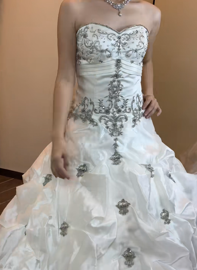 White Vintage Ball Gown Strapless Layered Beaded Satin Long Prom Dress 16th Birthday Dress SH5204