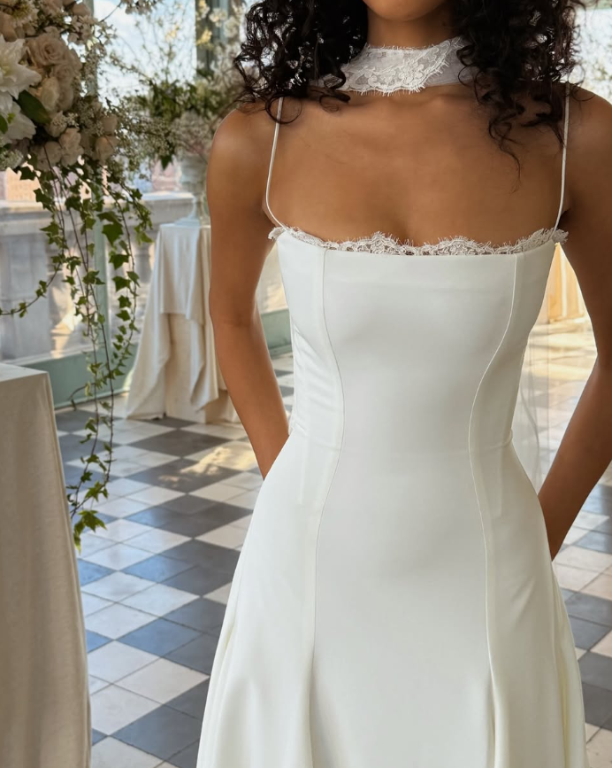 Gentle Classic A Line Straps White Chiffon Lace Long Wedding Dress SH5453