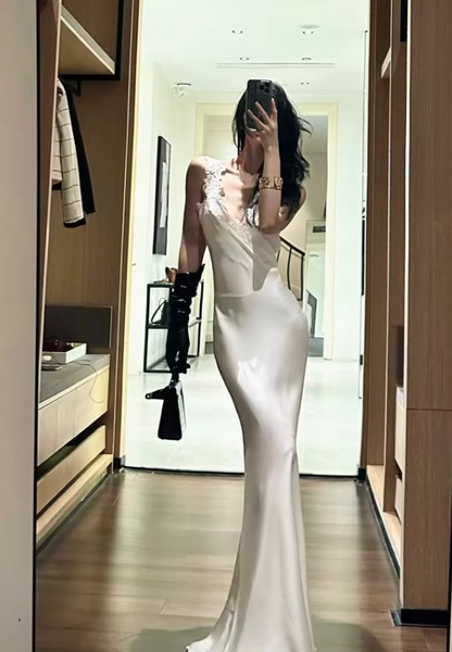 Romantic Mermaid V Neck White Lace Satin Long Prom Dress Evening Dress SH8788