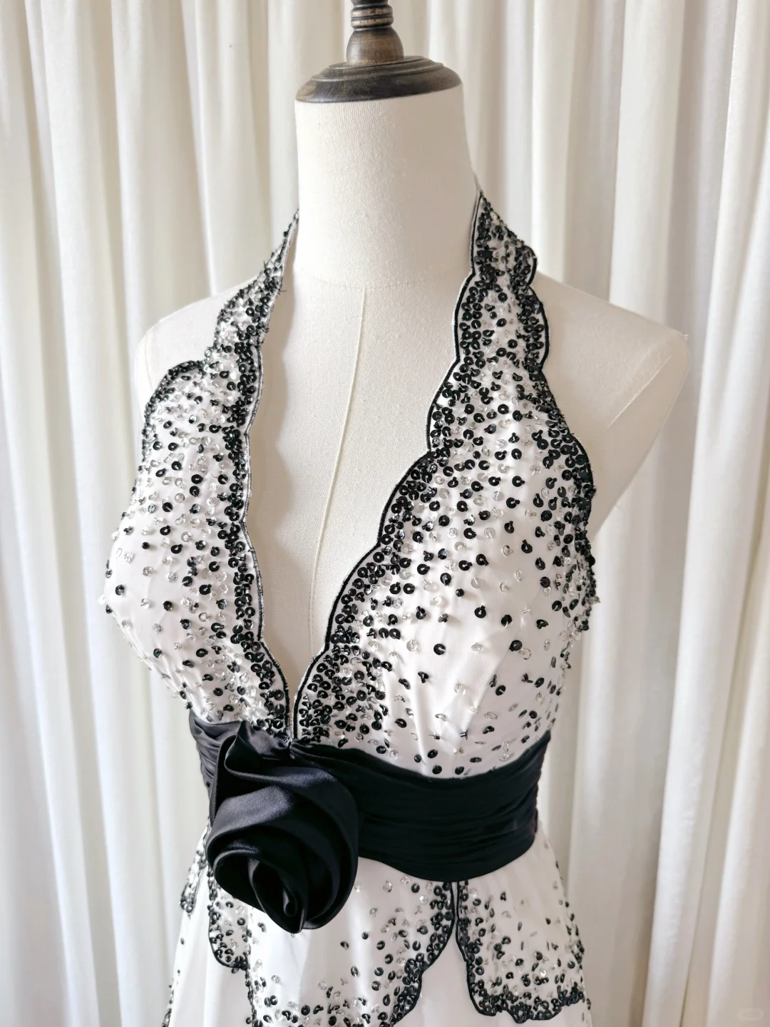 Vintage White Halter Black Beaded Layered Chiffon Short Prom Dress SH5435