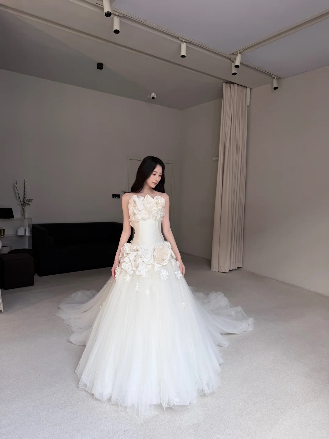 2026 New Ball Gown Strapless 3D Floral Tulle Satin Long Wedding Dress SH7711