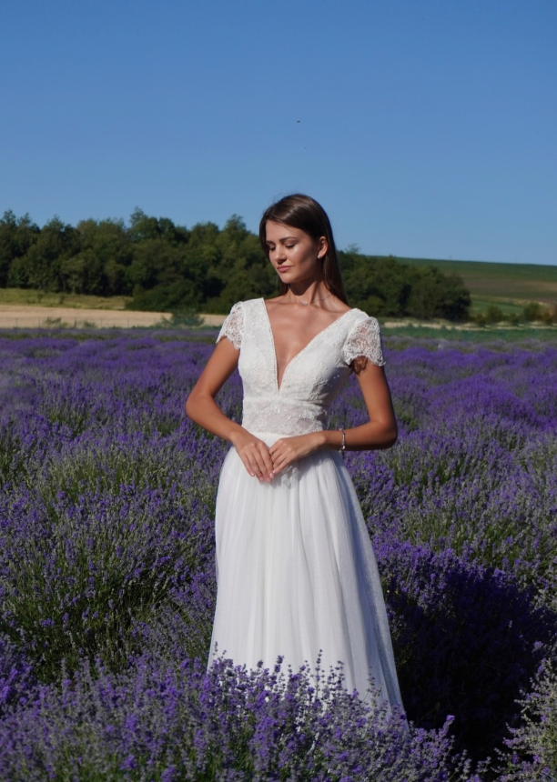 Pretty A Line V Neck White Lace Tulle Wedding Dress SH6021
