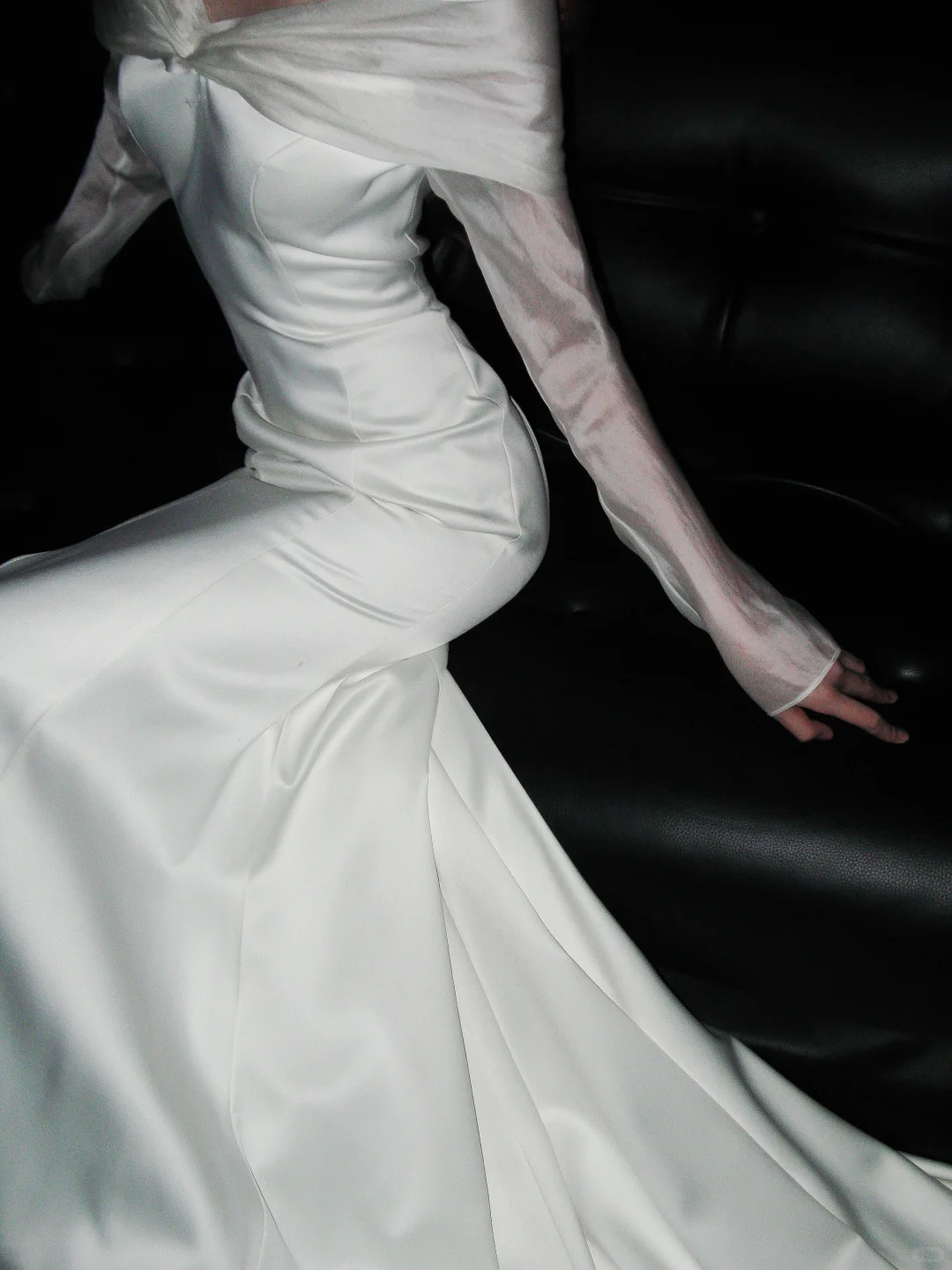 Elegant Mermaid Long Sleeve White Satin Long Sweep Wedding Dress SH5227