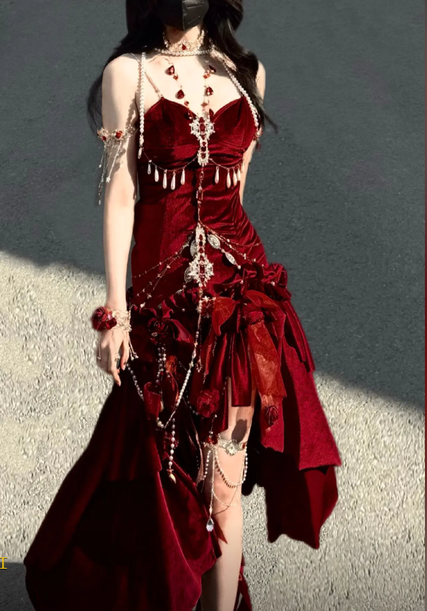 Burgundy Exquisite Mermaid Spaghetti Strap Beaded Velvet Long Party Dr –  shinydress