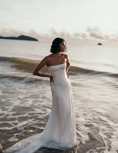 A Line Strapless White Appliques Satin Long Wedding Dress SH7144
