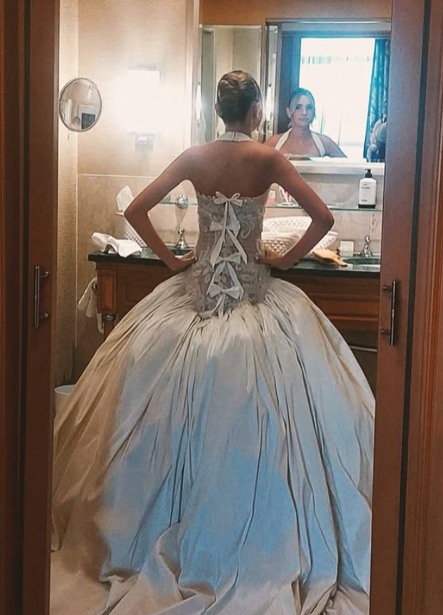 Vintage Ball Gown Halter Bow Exquisite Rhinestone White Satin Long Wedding Dress SH4938