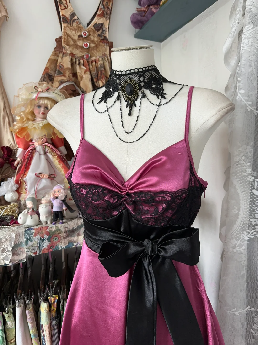 Pink Vintage A Line Straps Black Lace Satin Graduation Prom Dress SH5375
