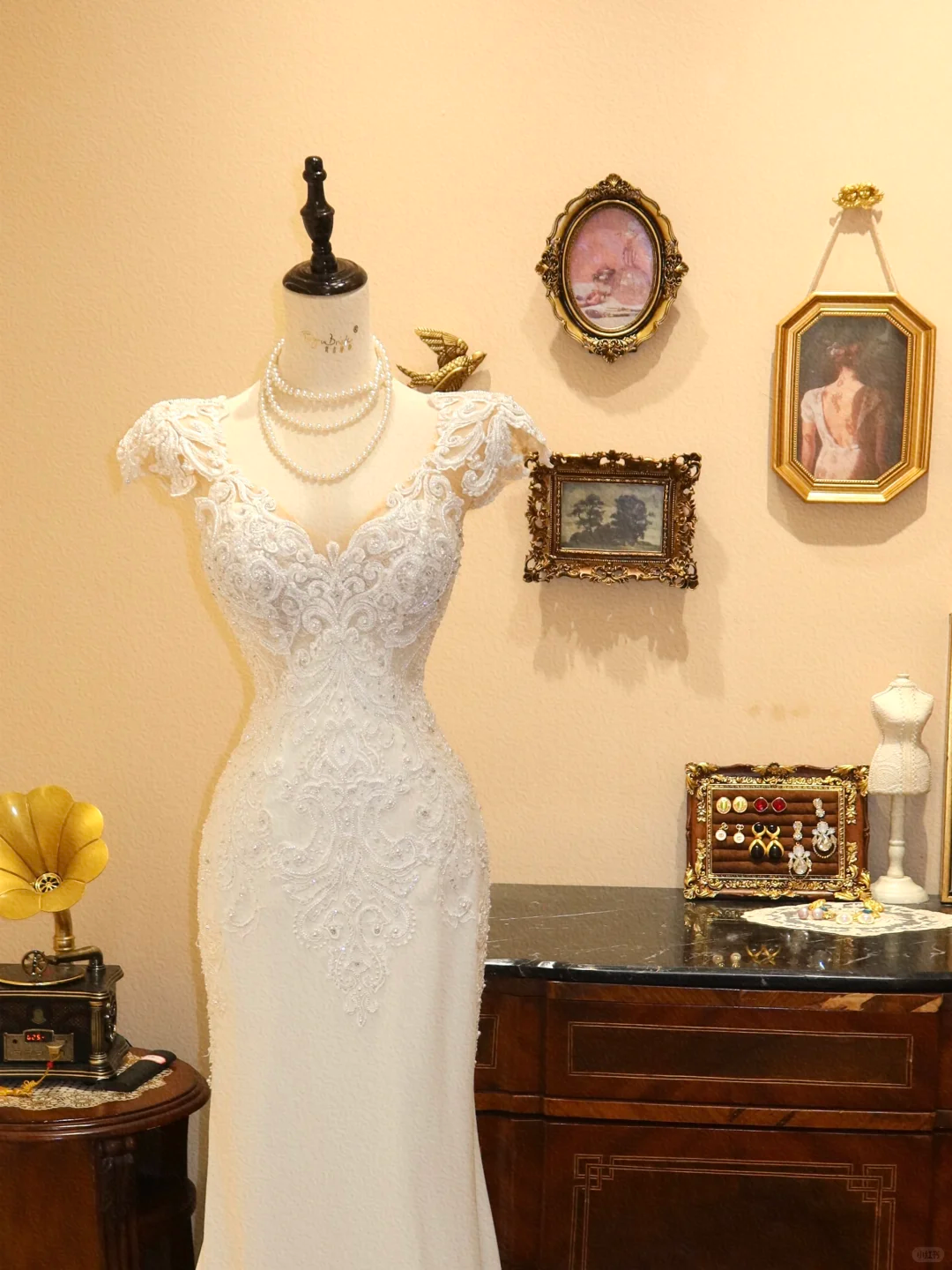 Classy Mermaid V Neck White Lace Appliques Satin Long Prom Dress Wedding Dress SH7394