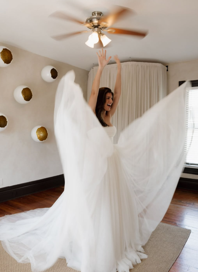 Simple A Line Sweetheart Neck White Tulle Long Wedding Dress SH5286