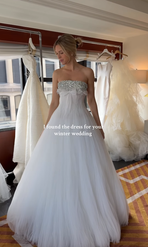 Shiny Ball Gown Strapless Exquisite Beaded White Tulle Long Wedding Dress SH8382