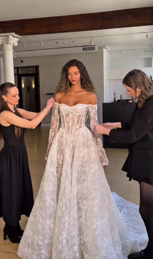 Stunning Ball Gown Long Sleeve Pearl White Lace Long Sweep Wedding Dress SH4776