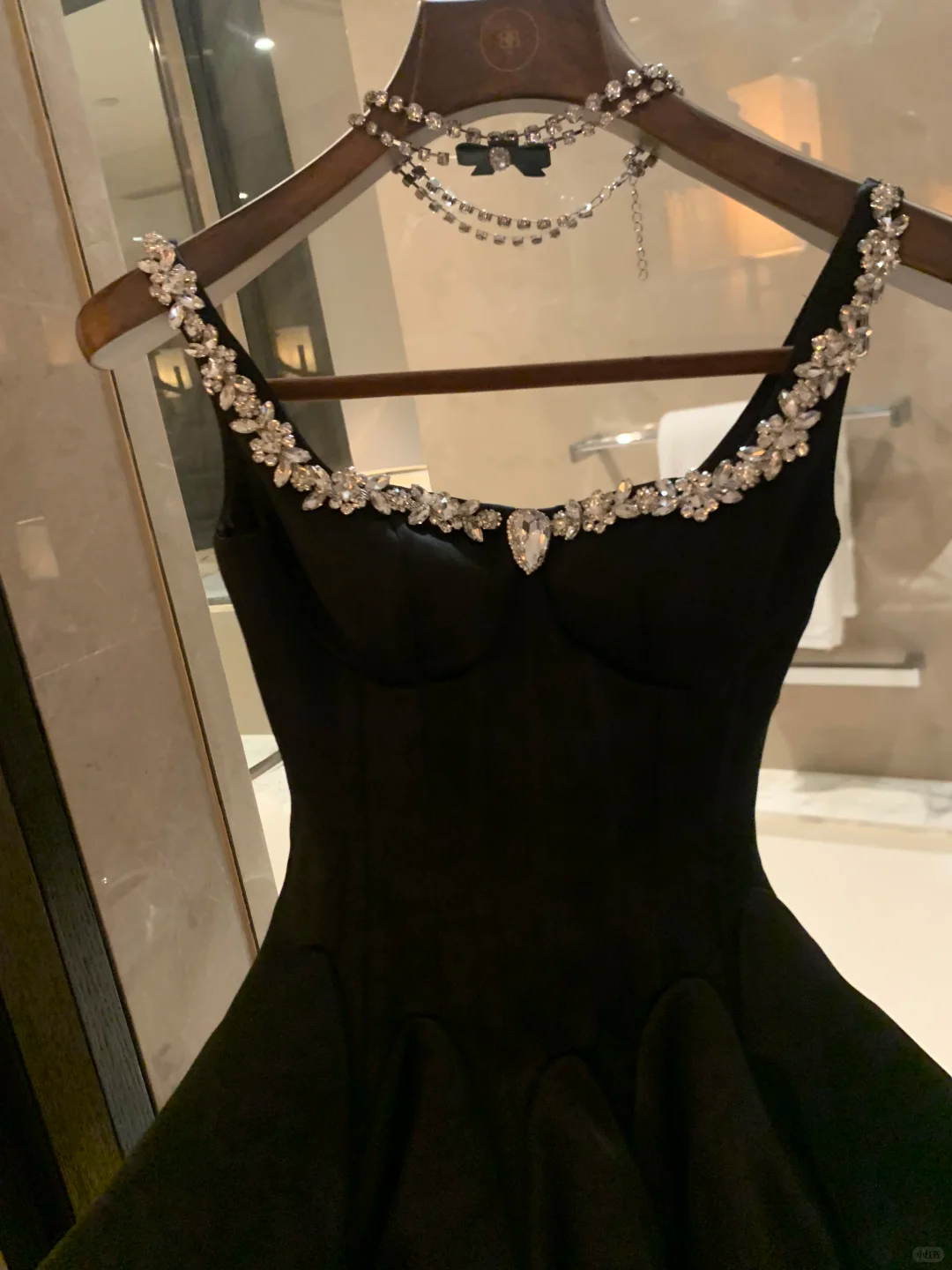 Black A Line Strap Rhinestone Satin Short Prom Dress Homecoming Dress SH7179
