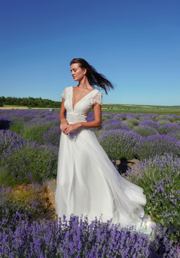 Pretty A Line V Neck White Lace Tulle Wedding Dress SH6021