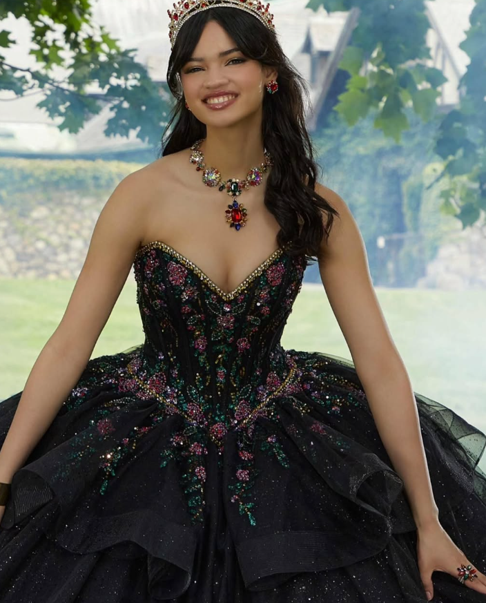 Black Sweetheart Neck Corset Beaded Sequin Tulle Ball Gown Sweet 16 Dress Quinceanera Dress SH2137