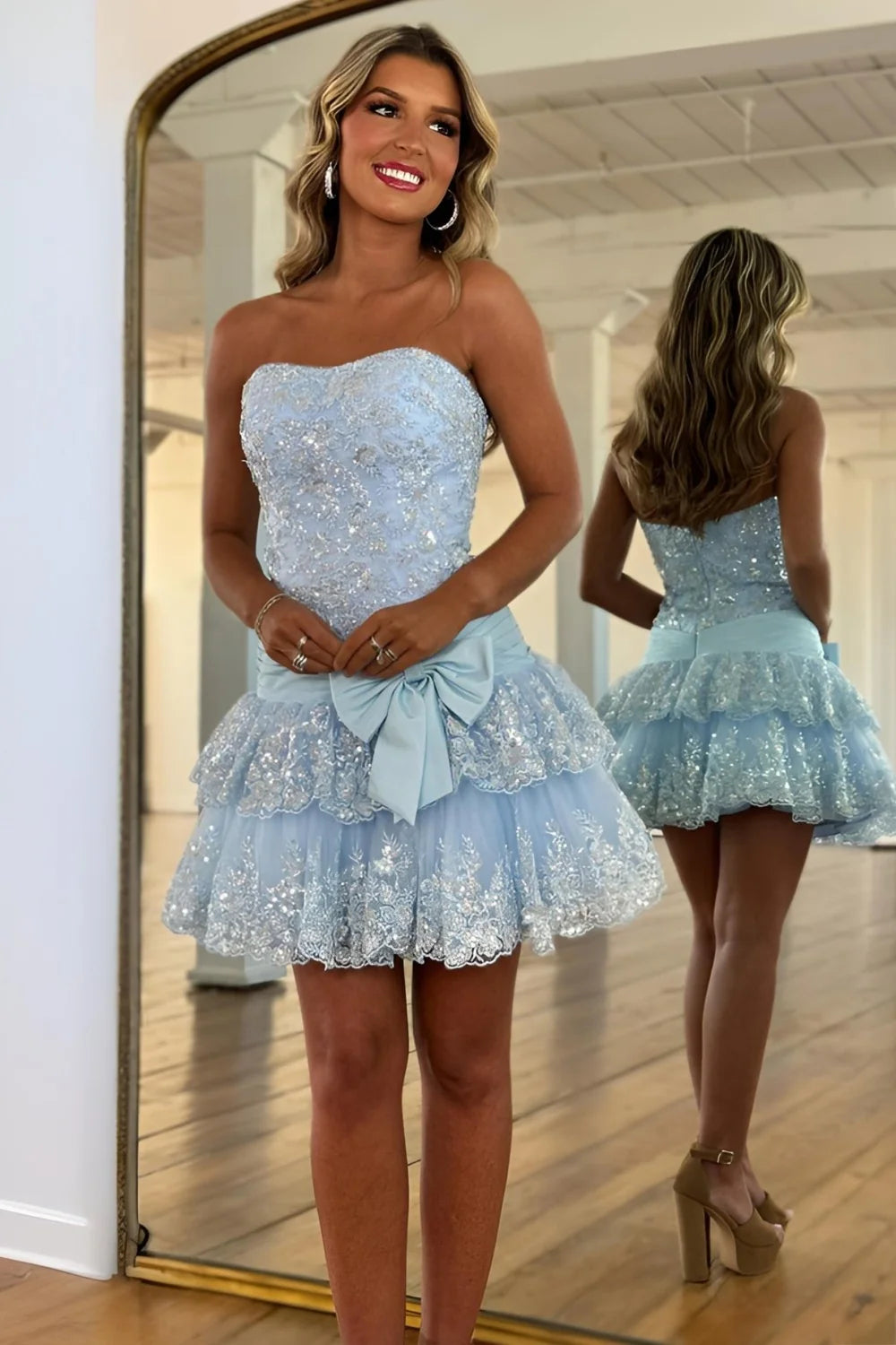 Sweety Sheath Strapless Baby Blue Lace Short Homecoming Dress with Appliques Bowknot SH7479