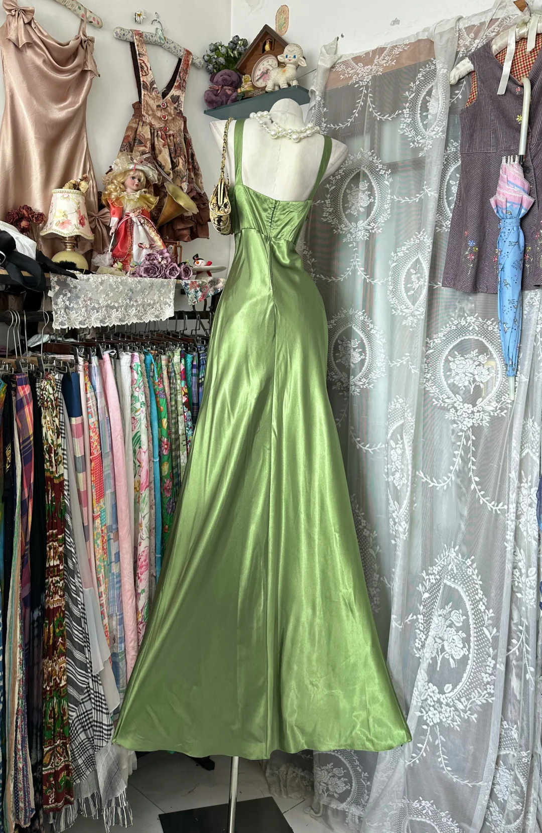 Green Vintage Mermaid V Neck Beaded Satin Long Gradation Prom Dress SH5364