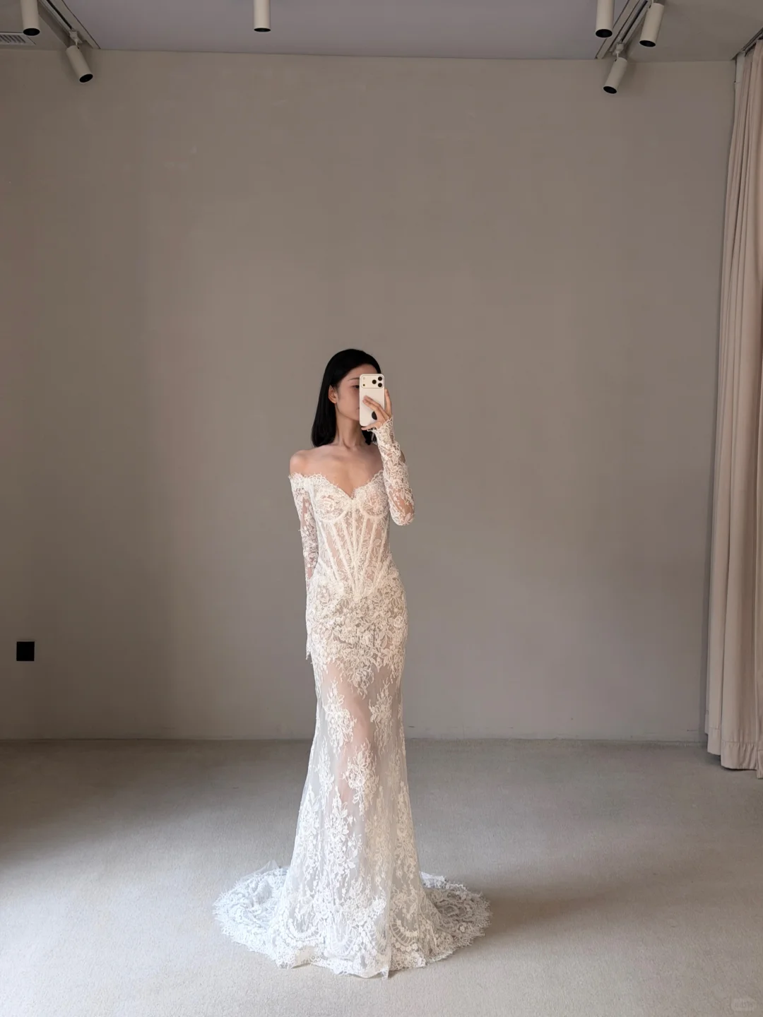 Beautiful Mermaid Long Sleeve Corset White Lace Long Wedding Dress SH7708