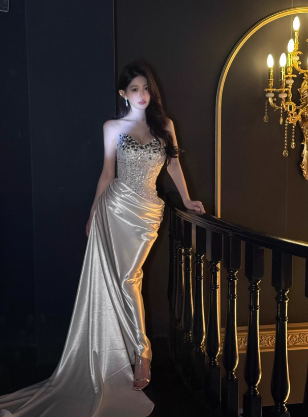 Exquisite Beaded Ivory Mermaid Sweetheart Neck Pleated Satin Prom Dress Party Dress SH3760