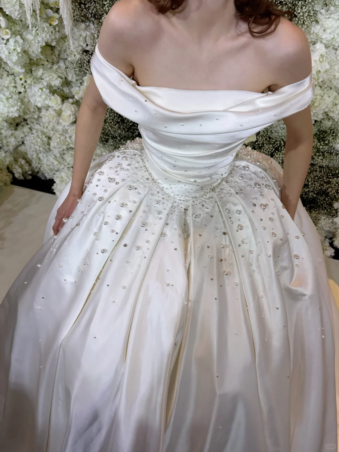 Pretty Ball Gown Off the Shoulder Exquisite Pearl Rhinestone Satin Wedding Dress SH5277