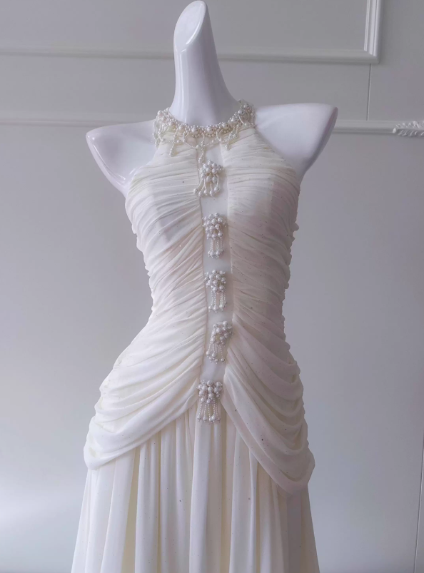 Elegant White A Line Halter Pearl Pleated Chiffon Prom Dress Vacation Dress SH4503