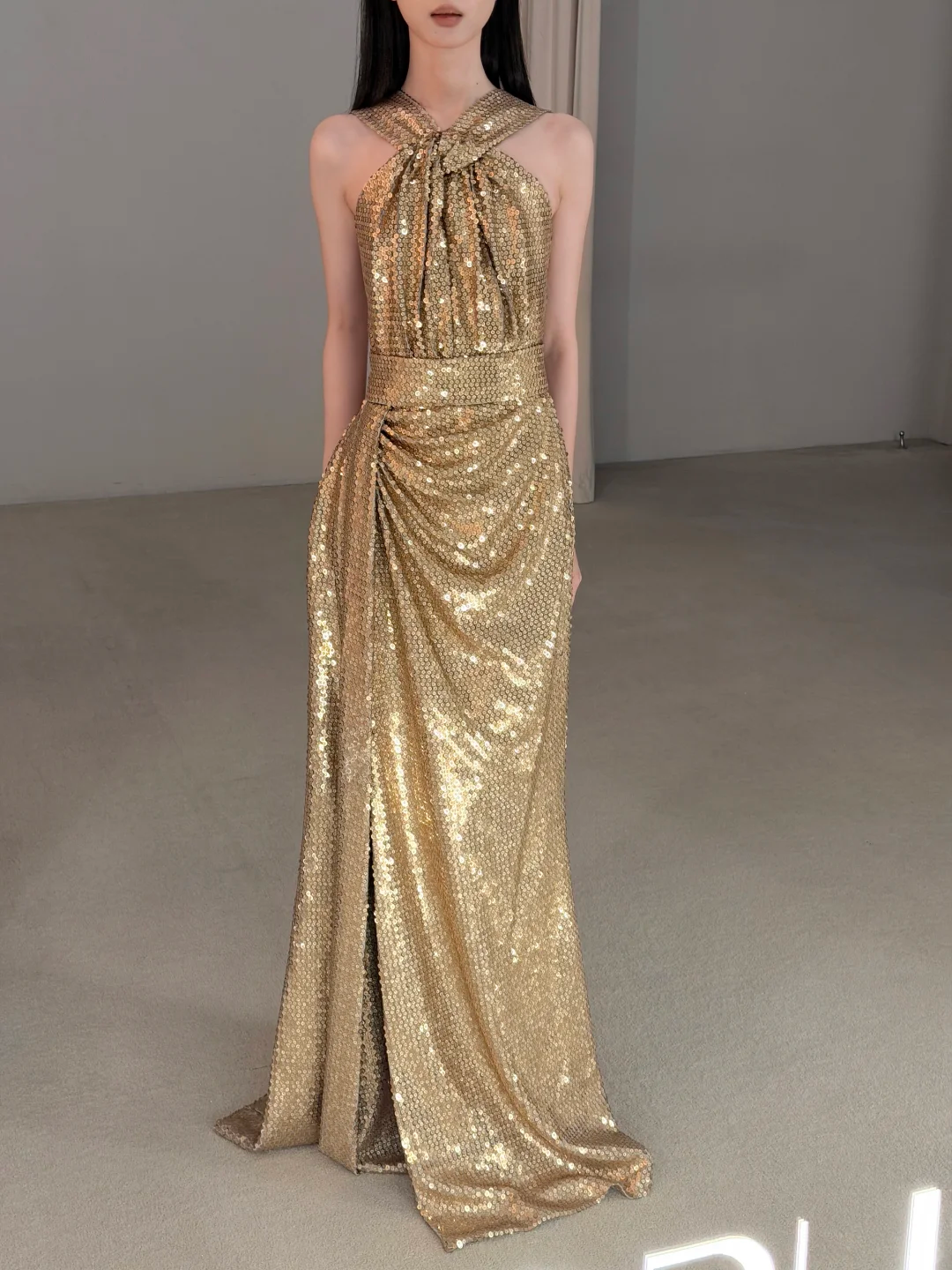 Gold Sheath Halter Exquisite Sequin Backless Prom Dress Evening Dress SH7718