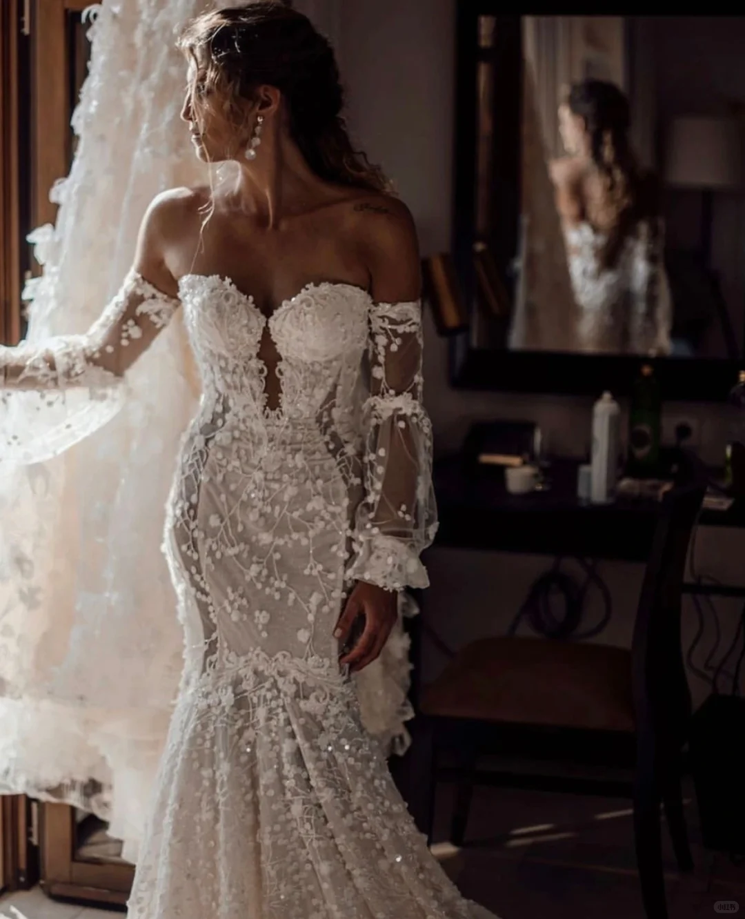 Stunning Mermaid Sweetheart Neck White Lace Wedding Dress SH4996