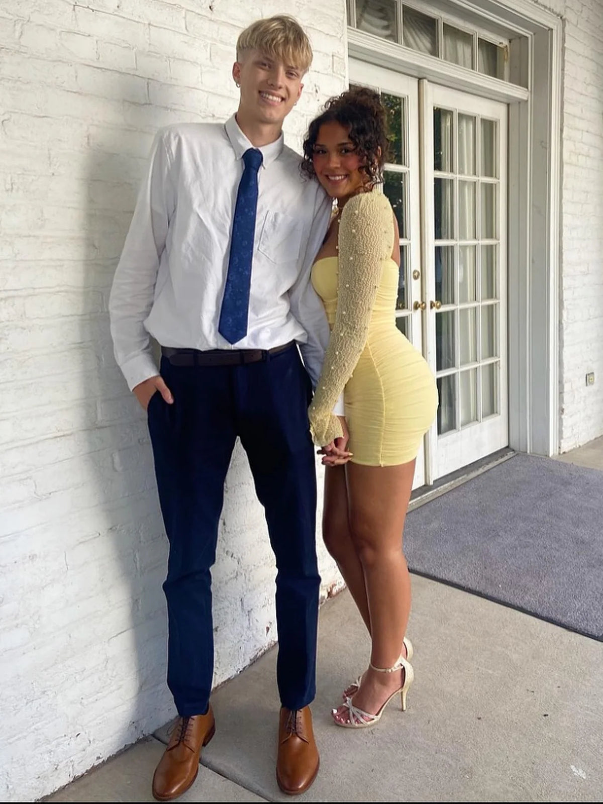 Gorgeous Sheath SweethearLong Sleeve Yellow Short Homecoming Dress with Long Sleeves SH7500
