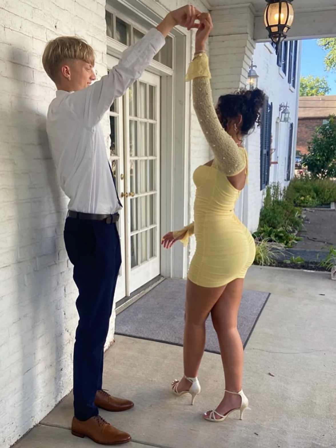 Gorgeous Sheath SweethearLong Sleeve Yellow Short Homecoming Dress with Long Sleeves SH7500
