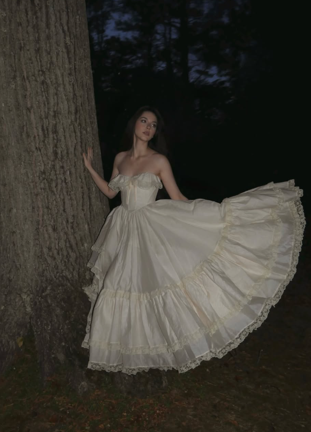 Princess Ball Gown Strapless Ivory Lace Satin Long Prom Dress Party Dress SH5317