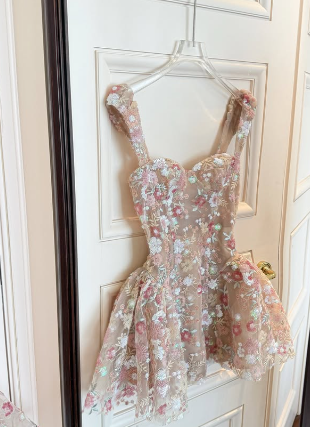 Sweety A Line Straps Embroidery Floral Apricot Tulle Short Homecoming Dress Outfits SH6234