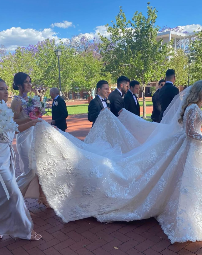 Elegant Ball Gown Long Sleeve V Neck Appliques White Tulle Wedding Dress with Sweep Train SH1993