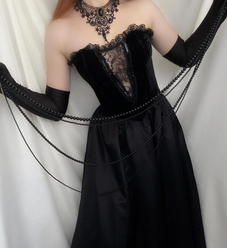 Vintage Black A Line Sweetheart Neck Velvet Satin Prom Dress Evening Dress SH6340
