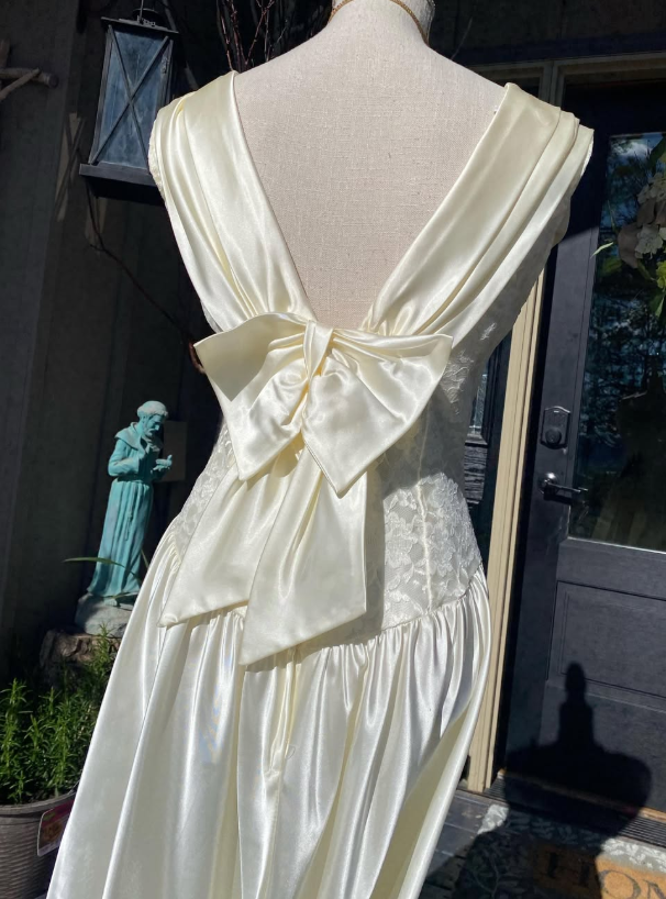 Retro Ivory Bow A Line Straps Lace Satin Wedding Dress Prom Dress SH5940