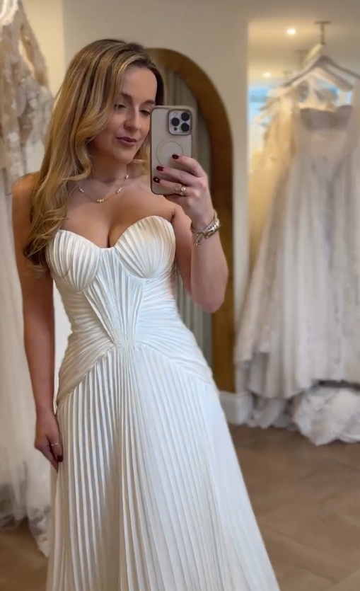 Classic A Line Sweetheart Neck Pleated White Satin Wedding Dress SH5477