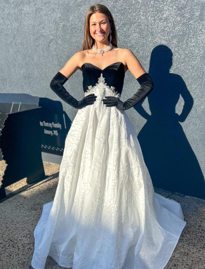 Classic Black-white A Line Strapless Beaded Velvet Satin Long Prom Dress Evening Dress SH6773