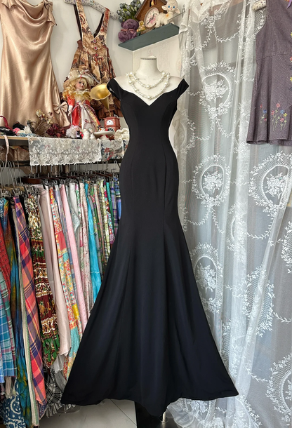 Elegant Vintage Mermaid V Neck Black Classic Satin Long Gradation Prom Dress SH5362