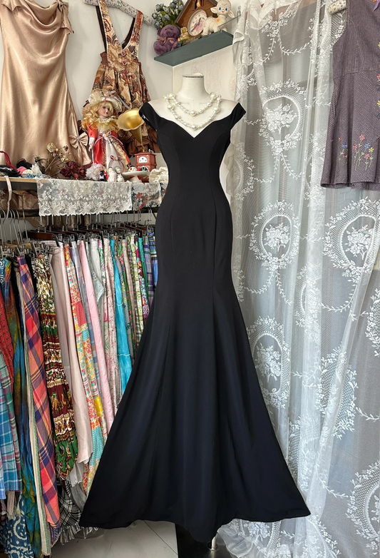 Elegant Vintage Mermaid V Neck Black Classic Satin Long Gradation Prom Dress SH5362